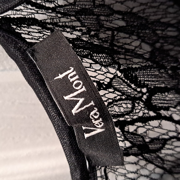 Beautiful lacey black gown, size 36  Vera Mont. - Picture 3 of 3